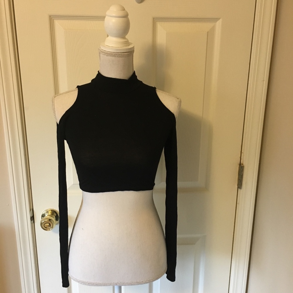 **SOLD** Turtle Neck Long Sleeve Crop Top
